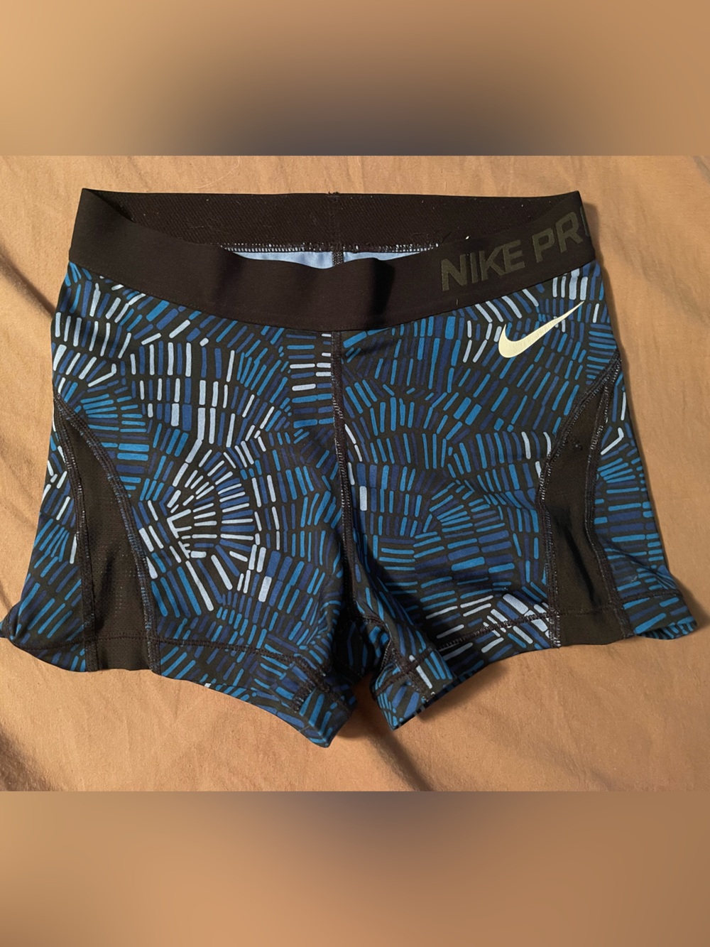 Nike pro 2.5” shorts